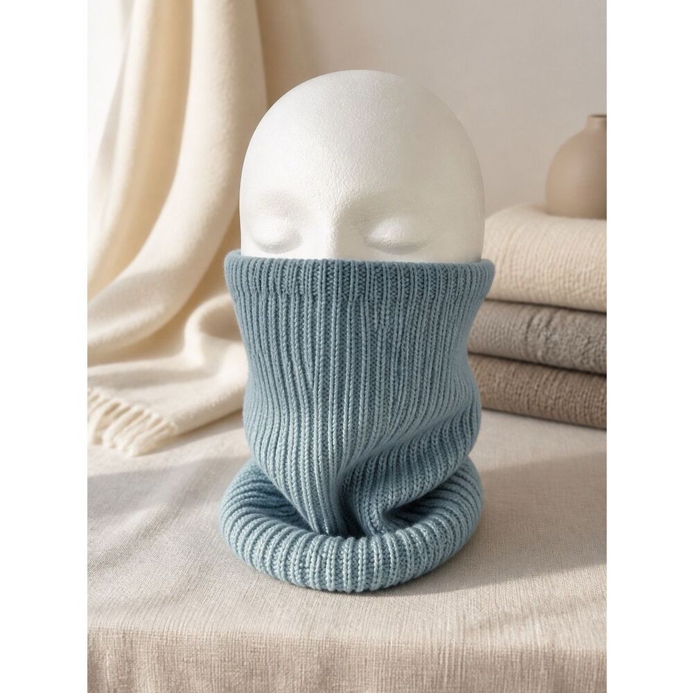 VINTAGE 1980’s HEAD USA NECK GATOR IN SEA-FOAM GREEN 100% NEW WOOL